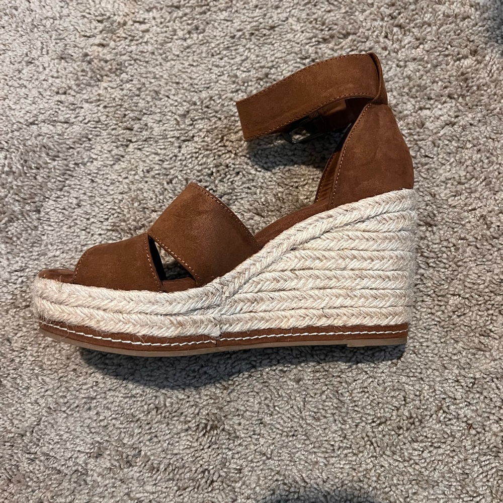 Brown wedges